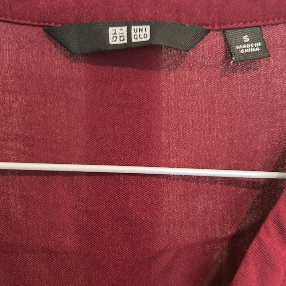 Uniqlo Women's Red Blouse - Picture 2 of 3